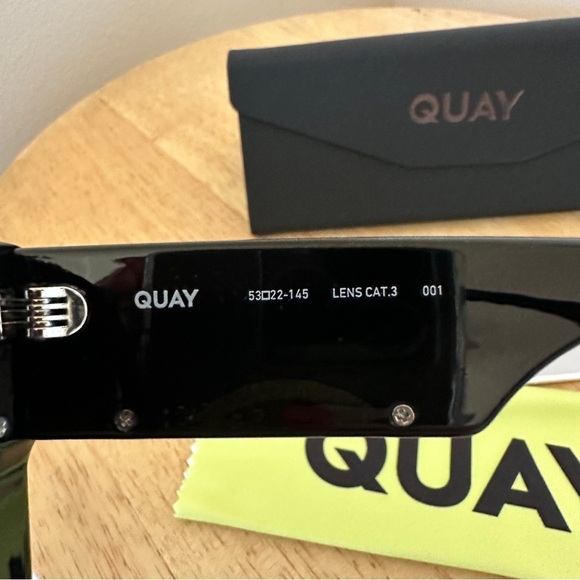 Quay Notorious Black Square Frame Sunglasses with Case - Picture 6 of 7